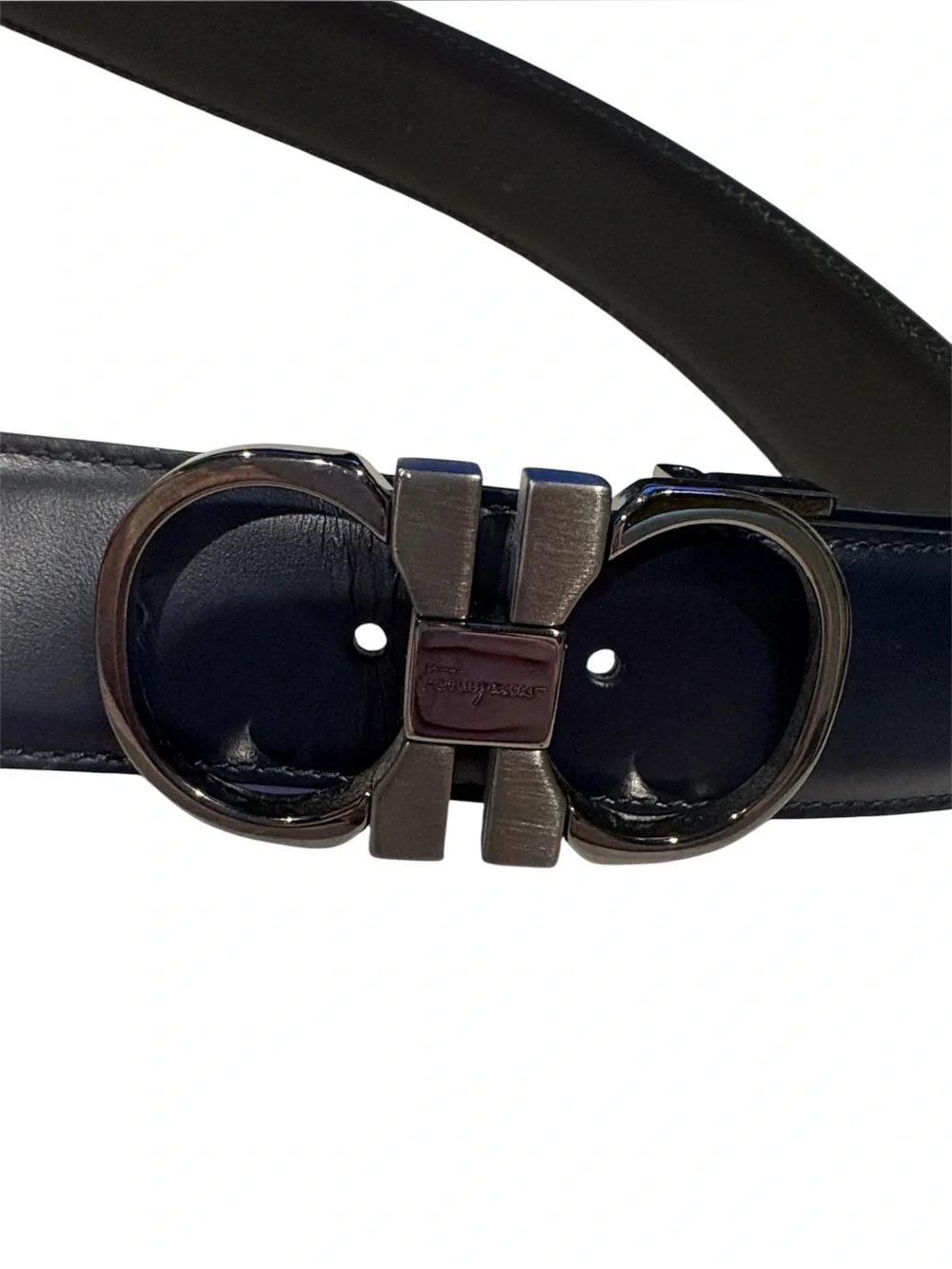 Salvatore Ferragamo Leather Gancini Belt with Silver Buckle. Size 42 black/Navy